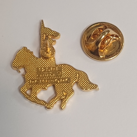 Royal Canadian Mounted Police RCMP Horse Lapel Pin - Picture 2 of 4